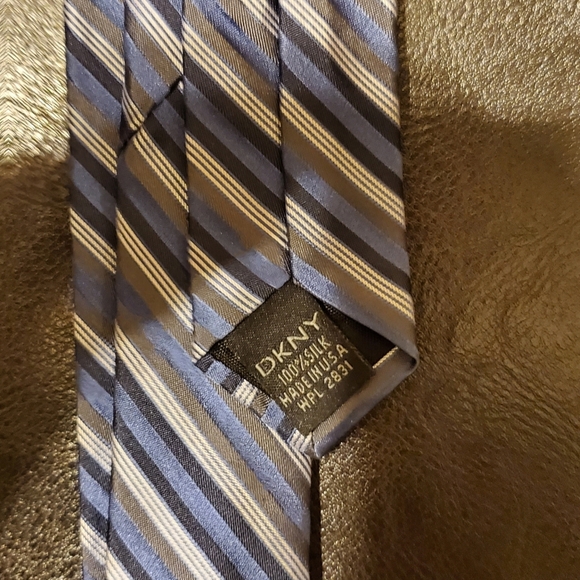 DKNY Tie - Picture 3 of 3